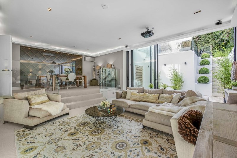 Castelnau, Barnes, London, SW13