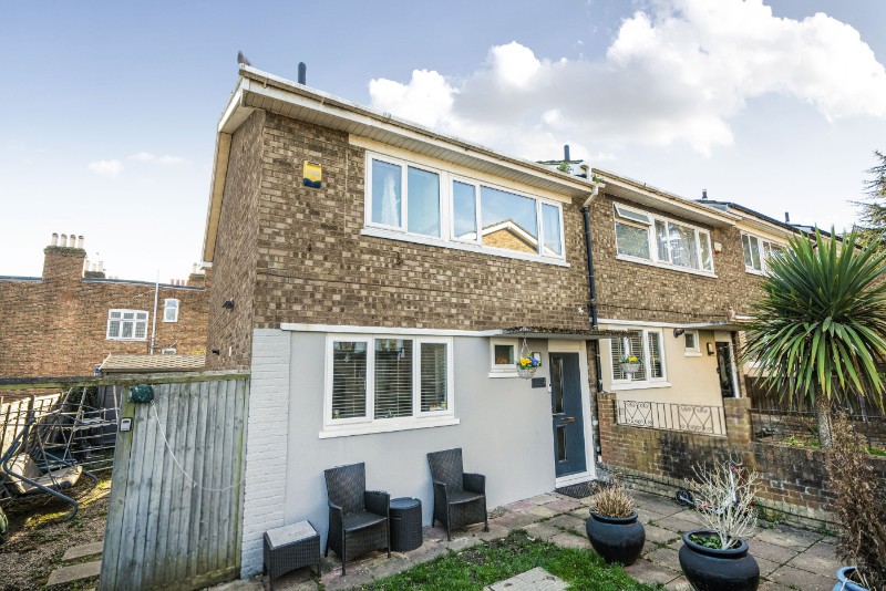 Round Hill, London, SE26