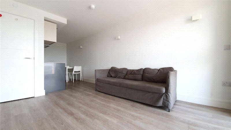 Station Road, Edgware, HA8