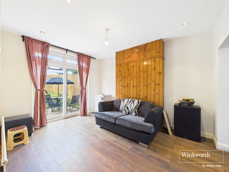 Holden Avenue, Kingsbury, London, NW9