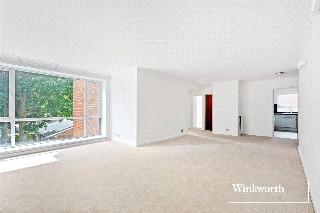 Hendon Lane, Finchley, London, N3