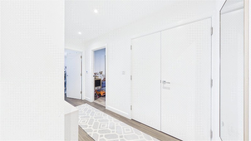Bollo Bridge Road, London, W3