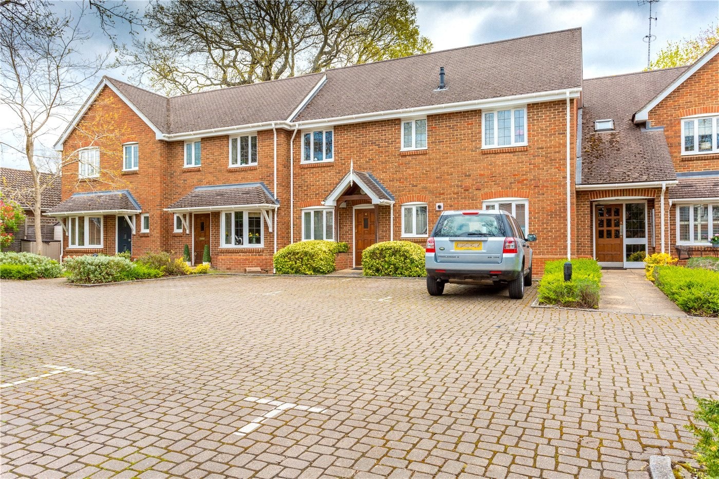 2 bedroom property for sale in Updown Hill, Windlesham, GU20 (Ref