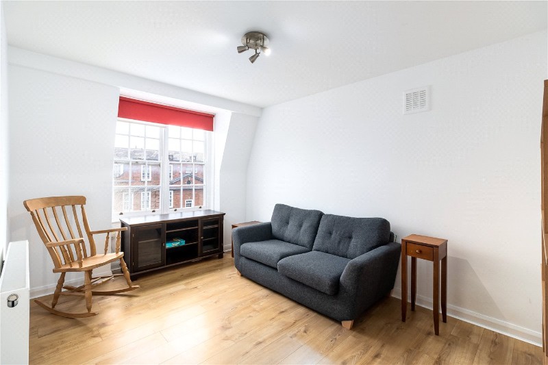 Halton Mansions, Angel, N1