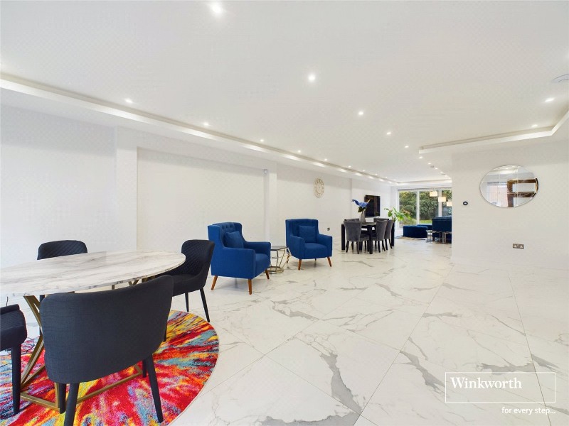 Queens Way, Hendon, London, NW4