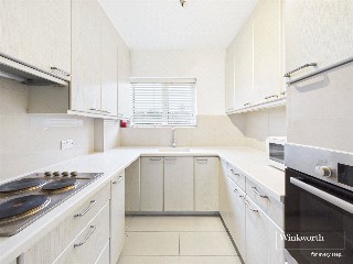 Great North Way, London, NW4