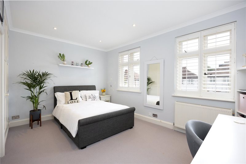 Valonia Gardens, East Putney, SW18