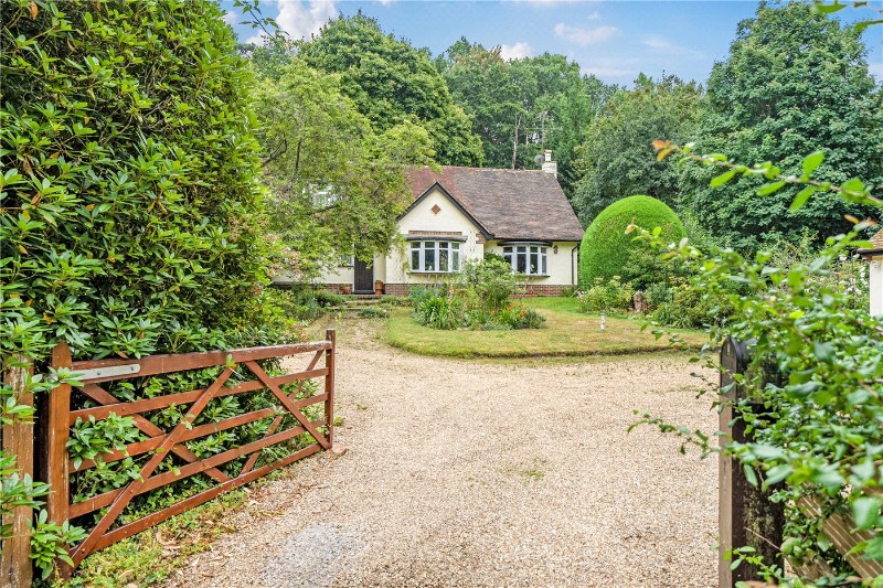 Hale House Lane, Churt, Farnham, Surrey, GU10
