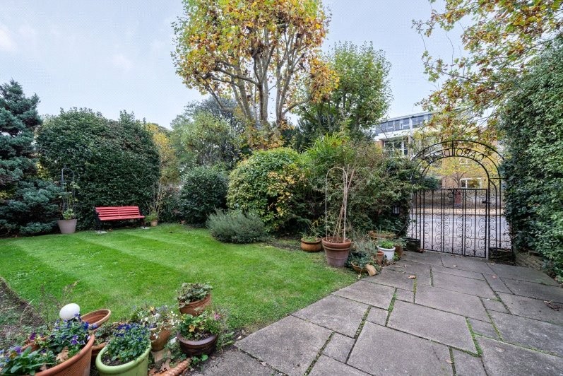 Gwendolen Avenue, London, SW15