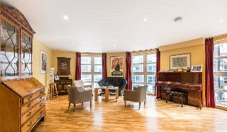Moreton Street, London, SW1V
