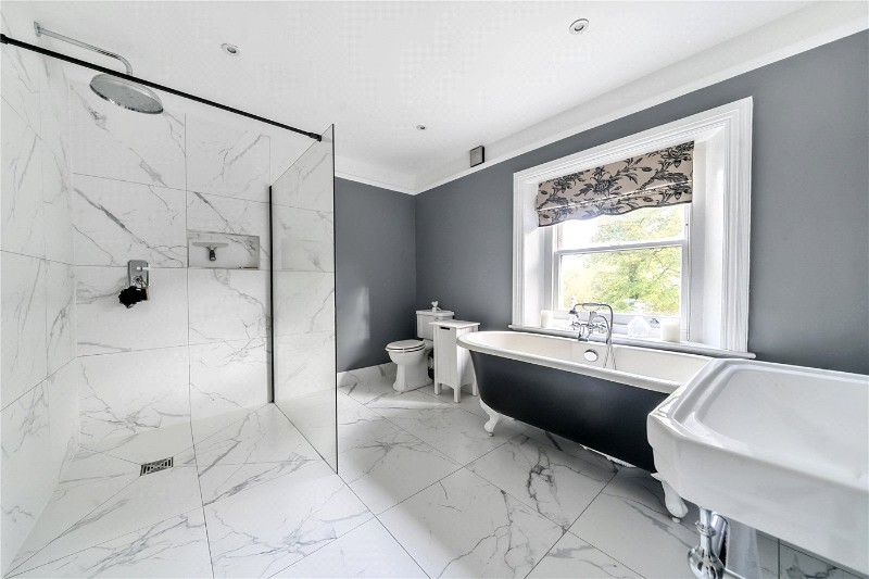 Wrecclesham Hill, Farnham, Surrey, GU10