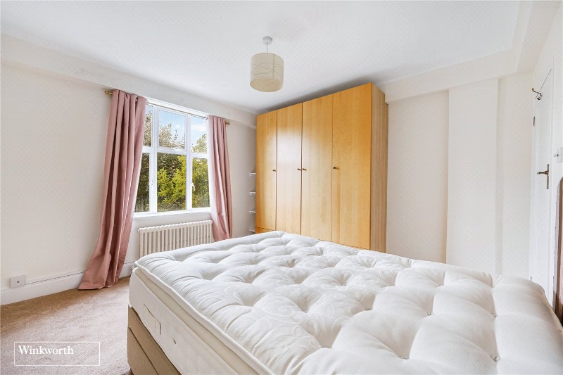 Sutton Lane North, London, W4