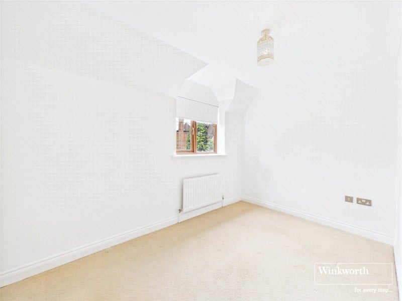Denefield Gardens, Tilehurst, Reading, Berkshire, RG31