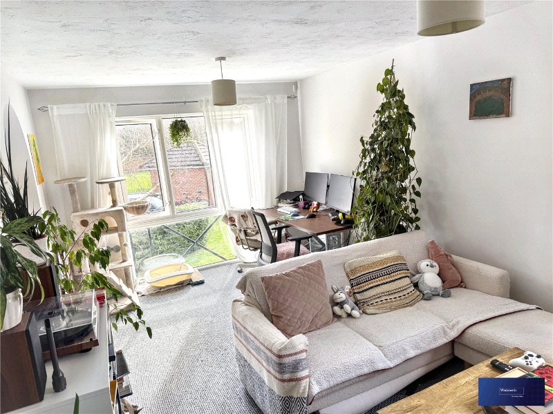 Parry Drive, Weybridge, Surrey, KT13