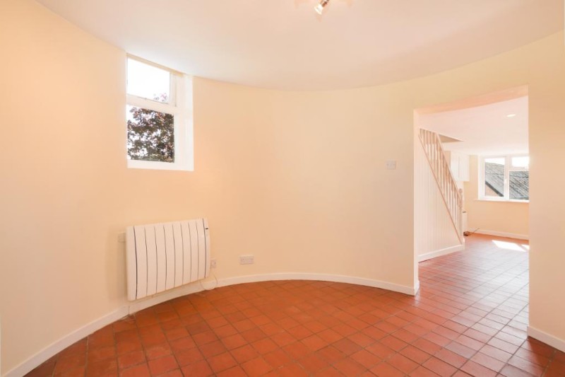 Greenvale Oast, Browns Lane, Cross In Hand, East Sussex, TN21