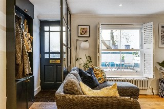 Larkhall Rise, London, SW4