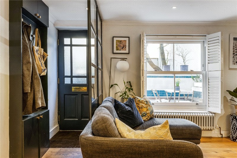 Larkhall Rise, London, SW4