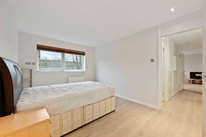 Ollgar Close, London, W12
