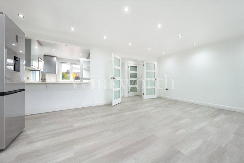 Wayside, London, NW11