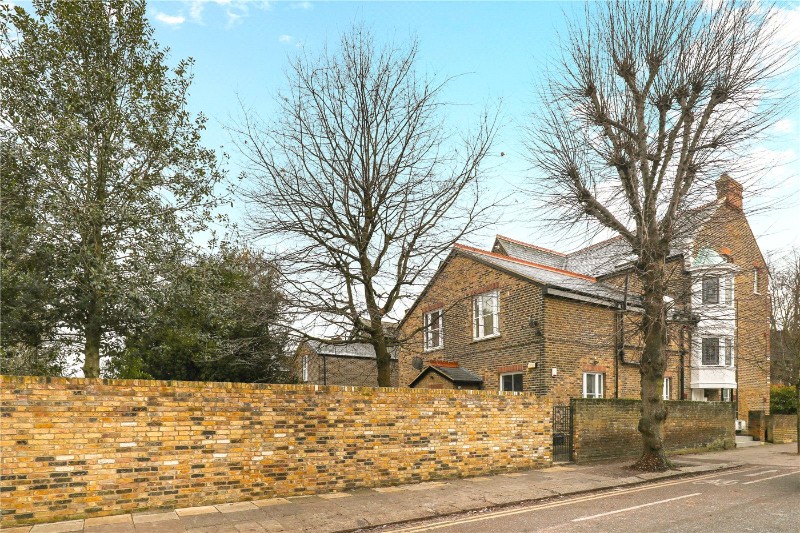 Hanger Lane, London, W5