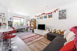 St. Annes Close, Winchester, Hampshire, SO22