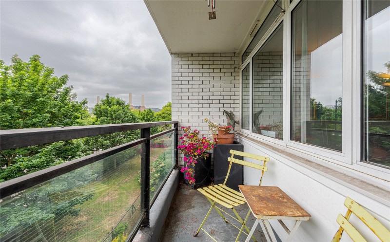 Churchill Gardens, London, SW1V
