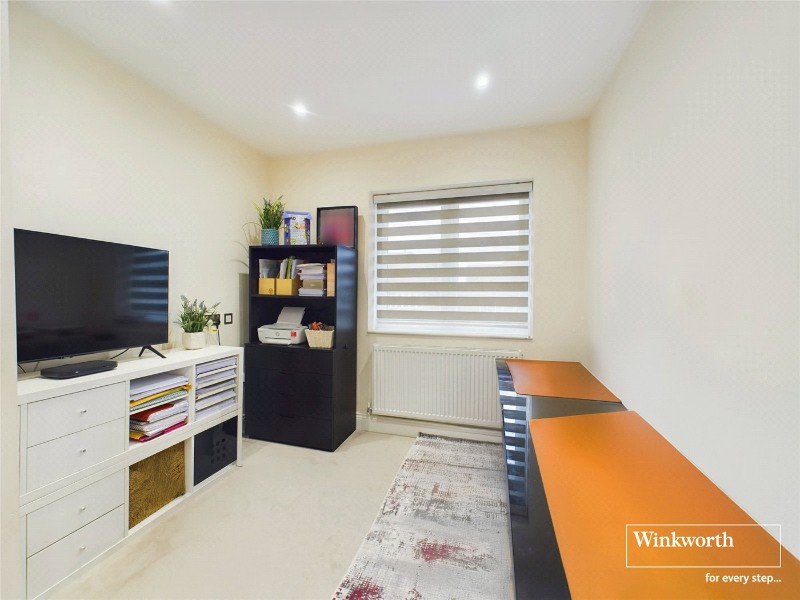 Queens Way, Hendon, London, NW4