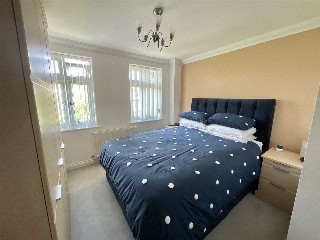 Stuart Road, Highcliffe, Christchurch, Dorset, BH23