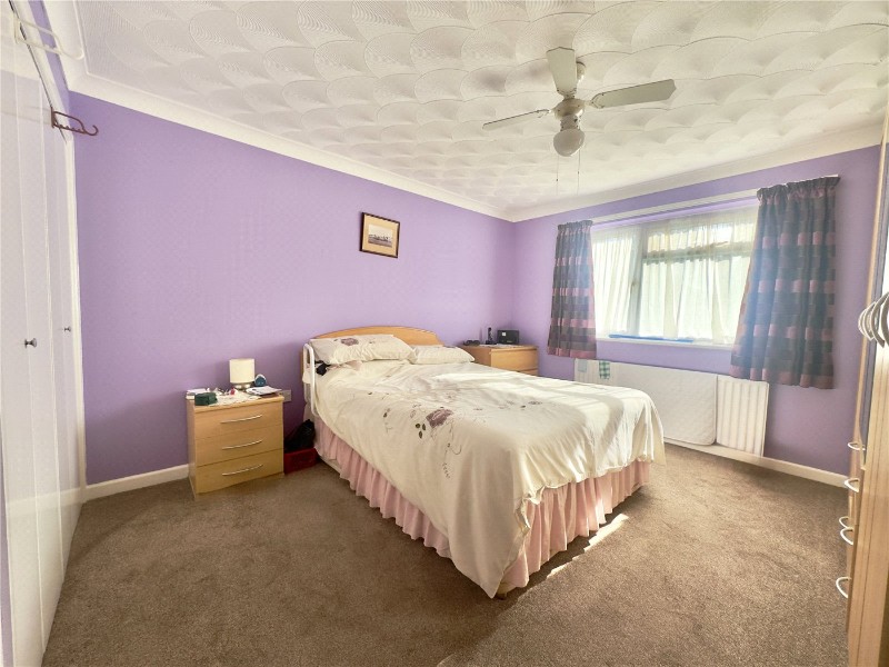 Roberts Close, Everton, Lymington, Hampshire, SO41