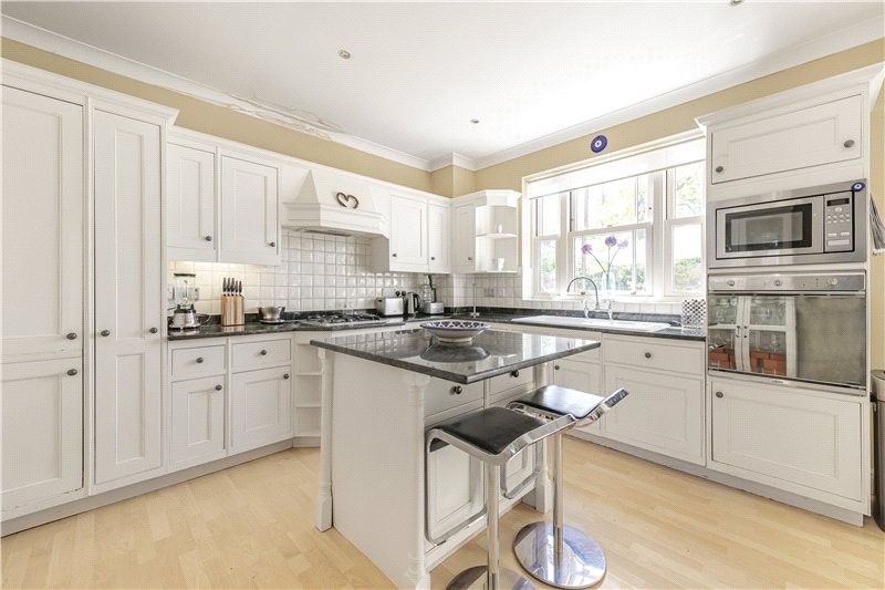 Devereux Lane, Barnes, London, SW13