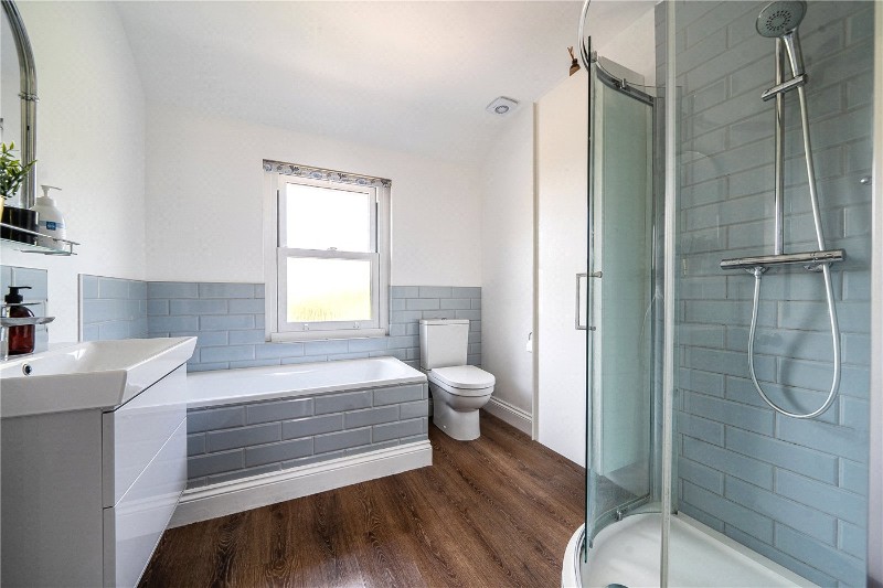 Edward Road, Farnham, Surrey, GU9