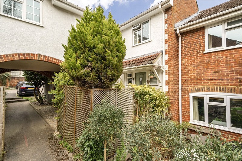 Arthur Close, Bagshot, GU19