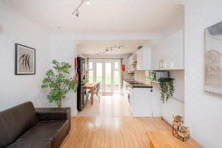 Carlisle Avenue, London, W3