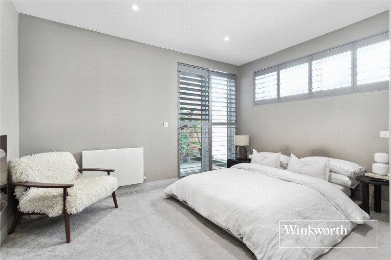 Adams Close, Finchley, London, N3