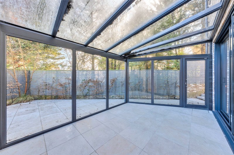 The Vale, London, NW11