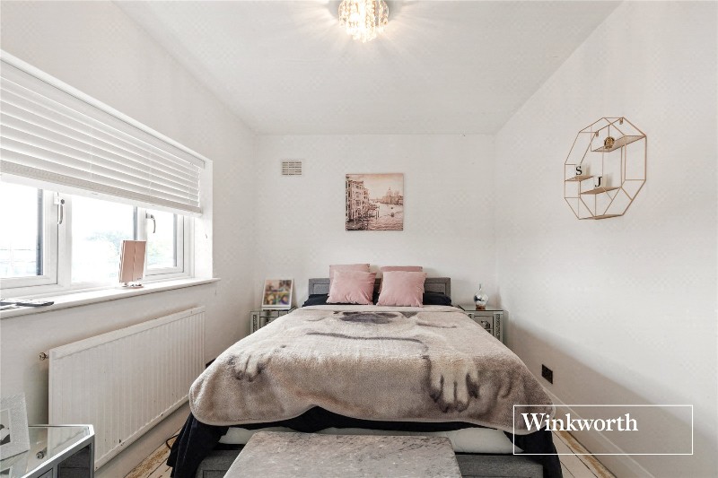 Mays Lane, Barnet, EN5