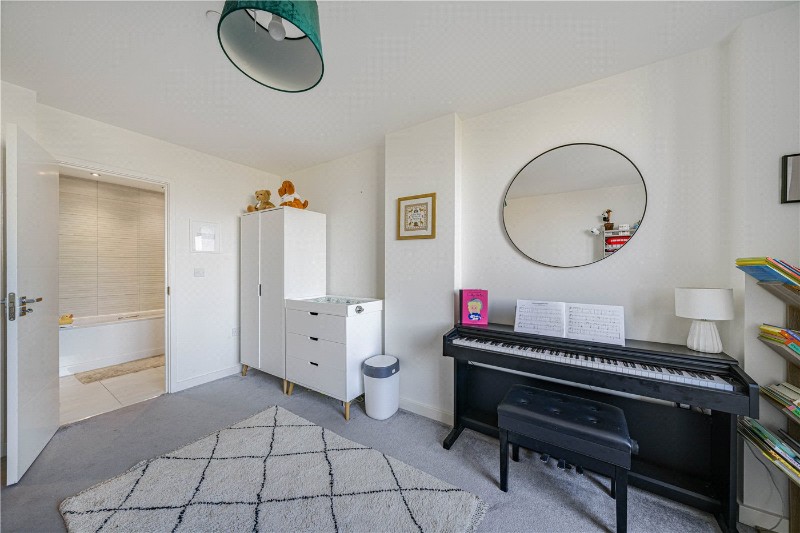 River Rise Close, London, SE8