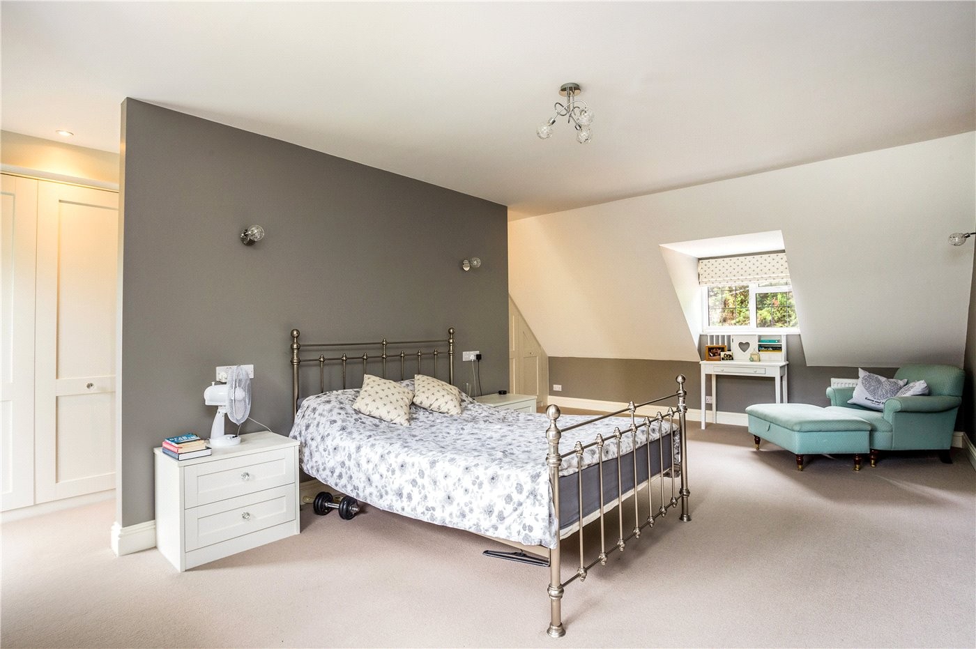 6 bedroom property for sale in Grange Drive, Wooburn Green, High