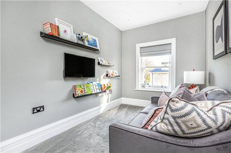 Beverley Road, Barnes, London, SW13