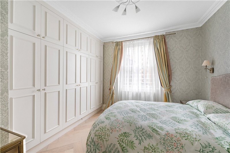 Cornwall Gardens, London, SW7