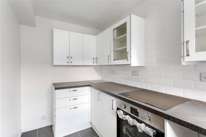 Molyneux Drive, London, SW17
