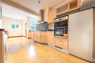 Alyth Gardens, London, NW11