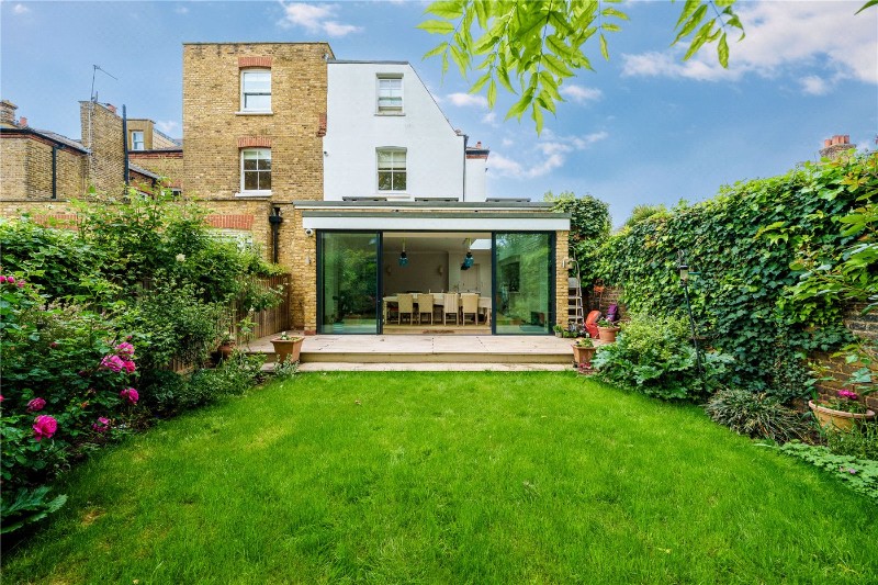 Burstock Road, London, SW15