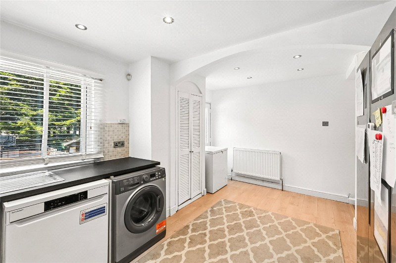 Mead Way, Bromley, BR2