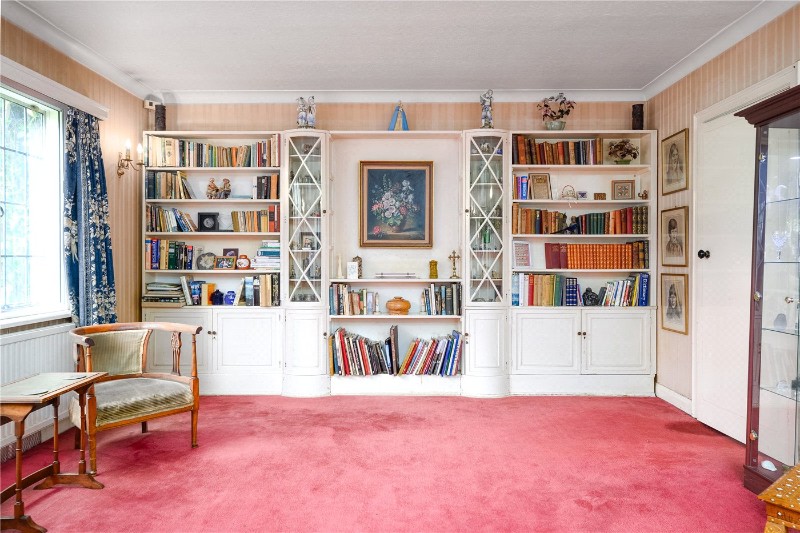 Byfleet Road, Cobham, Surrey, KT11