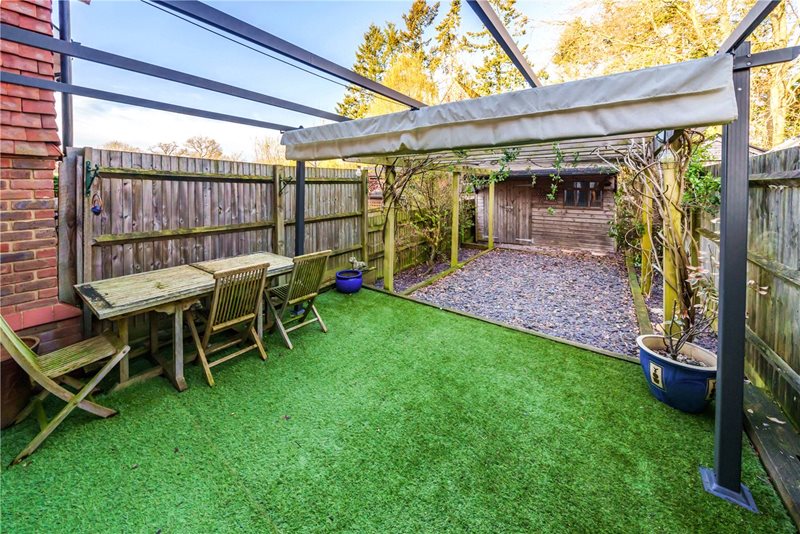 Shortfield Common Road, Frensham, Farnham, Surrey, GU10
