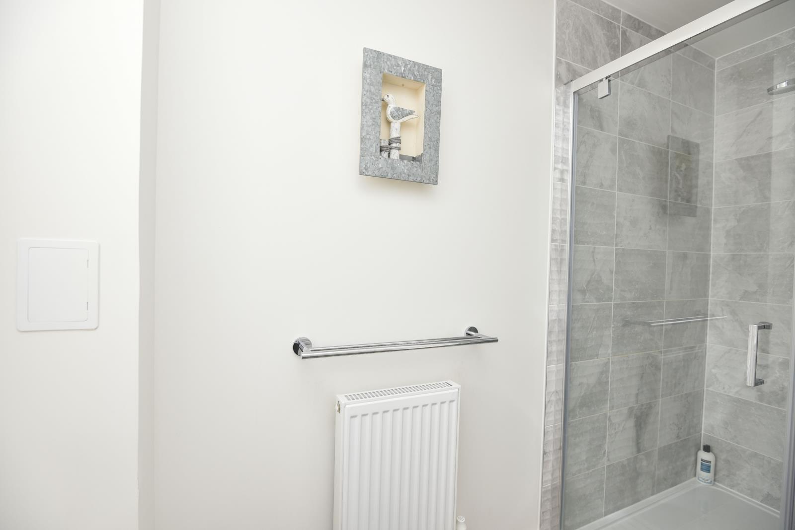 A BED 2 EN SUITE B D