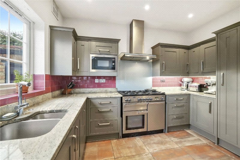 Tring Avenue, London, W5