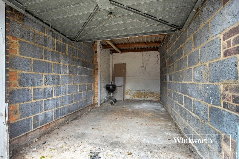 Sutherland Close, Barnet, EN5