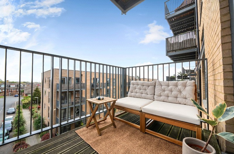 Apple Yard, London, SE20